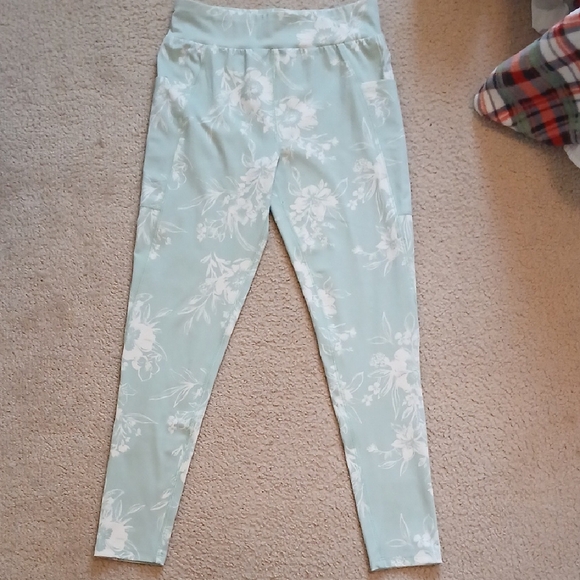 Floral Kids Runways Leggings - Picture 5 of 5